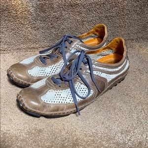Vented Leather Lace-Up Driving Shoes